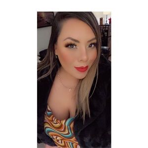 Meet your Posher, Lizzy